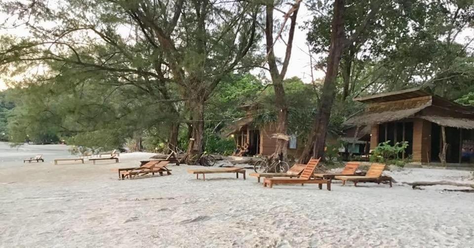 Hotel La Ong Lay Koh Phayam Exterior foto
